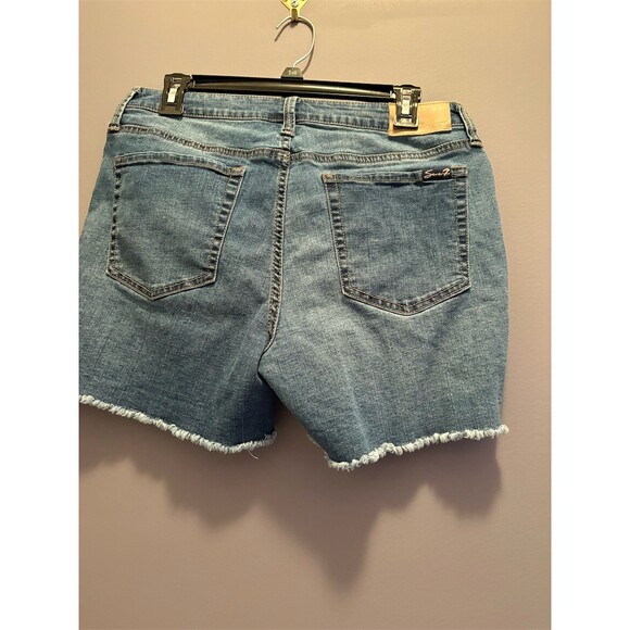 Seven7 Weekend Denim Shorts Womens Size 10 Medium Wash Blue Frayed Hem - Picture 8 of 14